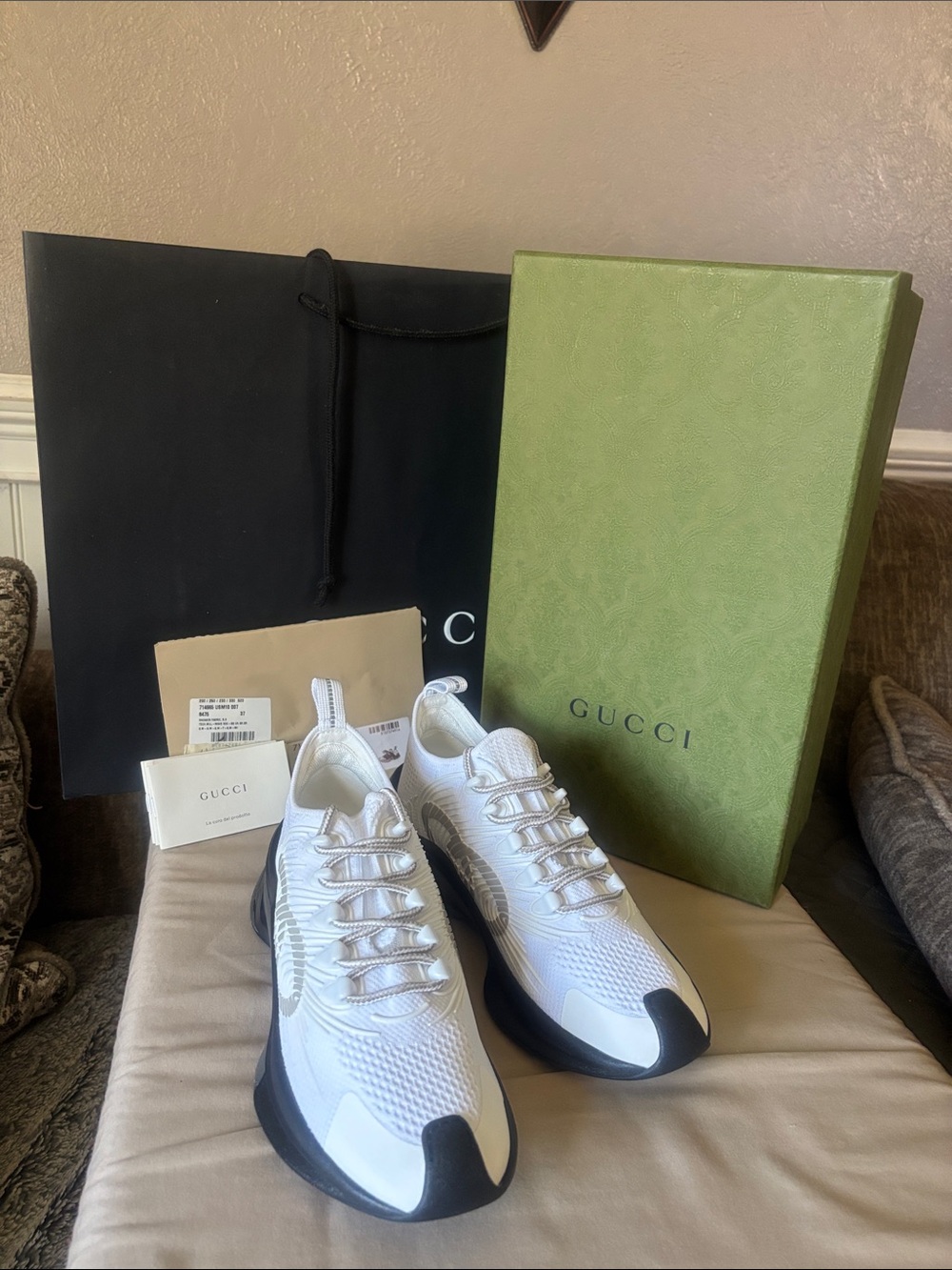 Authentic Gucci White and Black Women's Runner-Sneakers